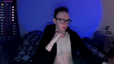 Snapshot of alex_silent chatting on January 19, 10:50 am alex_silent online show from January 19, 10:50 am