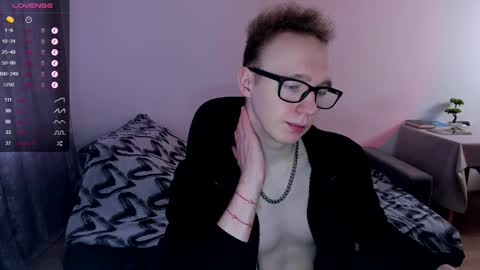 Snapshot of alex_silent chatting on February 3, 11:09 am alex_silent online show from February 3, 11:09 am