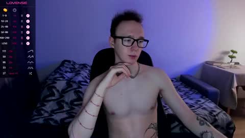 Snapshot of alex_silent chatting on February 19, 6:00 pm alex_silent online show from February 19, 6:00 pm