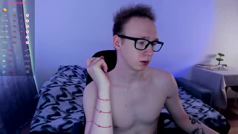Snapshot of alex_silent chatting on February 23, 10:06 am alex_silent online show from February 23, 10:06 am