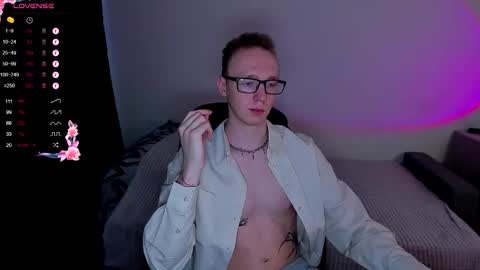Snapshot of alex_silent chatting on September 23, 12:19 pm alex_silent online show from September 23, 12:19 pm