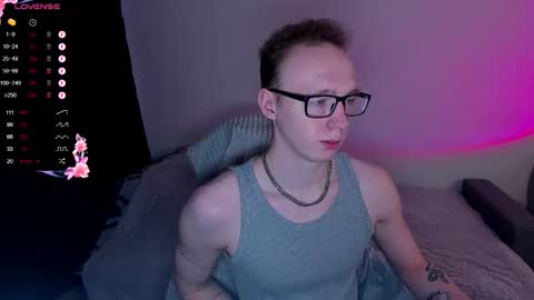 Snapshot of alex_silent chatting on October 9, 10:13 am alex_silent online show from October 9, 10:13 am