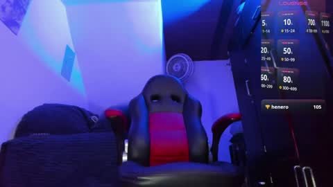 Snapshot of alex_smith0 chatting on December 15, 1:13 am online show from December 15, 1:13 am