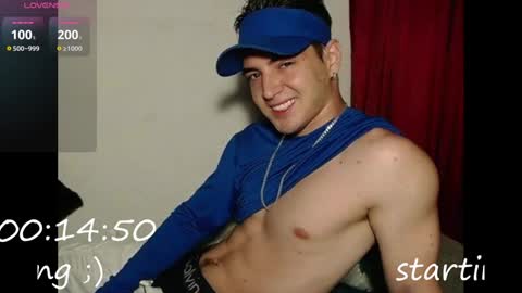 Snapshot of alex_smith0 chatting on December 25, 11:42 pm online show from December 25, 11:42 pm