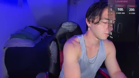 Snapshot of alex_smith0 chatting on September 18, 6:54 pm online show from September 18, 6:54 pm