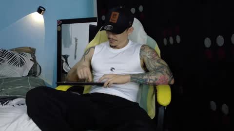 alex_sthorm online show from April 13, 3:56 am