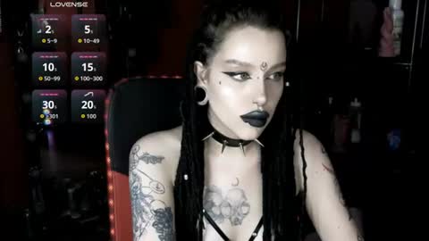 Snapshot of alex_succubus chatting on June 20, 10:51 am Alex Succubus online show from June 20, 10:51 am