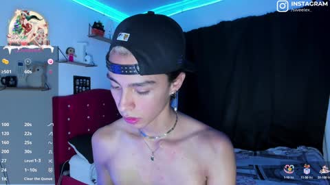 Snapshot of alex_sweet_69 chatting on December 22, 9:22 am Alex online show from December 22, 9:22 am