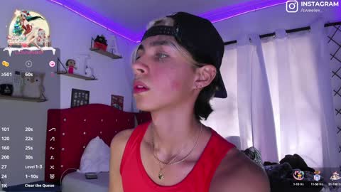 Snapshot of alex_sweet_69 chatting on December 24, 12:44 pm Alex online show from December 24, 12:44 pm