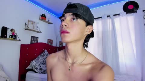 Snapshot of alex_sweet_69 chatting on January 25, 1:30 pm Alex online show from January 25, 1:30 pm