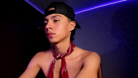 Snapshot of alex_sweet_69 chatting on September 13, 12:38 pm Alex online show from September 13, 12:38 pm