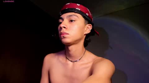 Snapshot of alex_sweet_69 chatting on September 17, 1:35 pm Alex online show from September 17, 1:35 pm