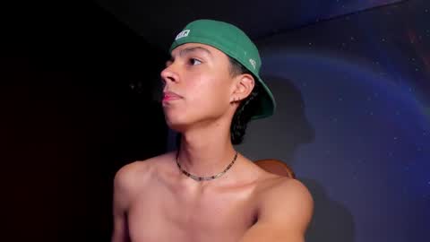 Snapshot of alex_sweet_69 chatting on September 22, 1:24 pm Alex online show from September 22, 1:24 pm