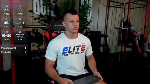 Snapshot of alex_tower chatting on January 28, 10:56 pm Alex Towers online show from January 28, 10:56 pm