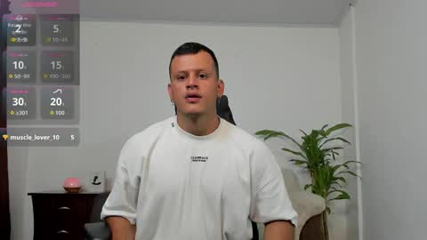 Snapshot of alex_tower chatting on October 21, 7:47 pm Alex Towers online show from October 21, 7:47 pm