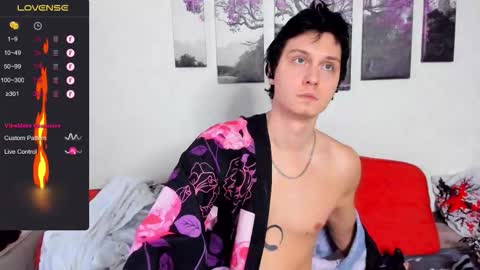 Alex WandHot online show from November 8, 8:25 am