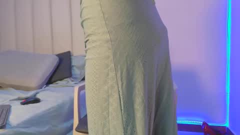 Snapshot of alexa472 chatting on October 8, 12:52 am Alexa online show from October 8, 12:52 am