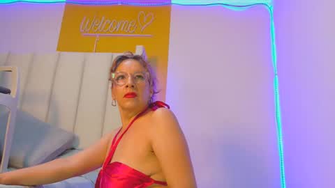 Snapshot of alexa472 chatting on October 9, 3:26 am Alexa online show from October 9, 3:26 am