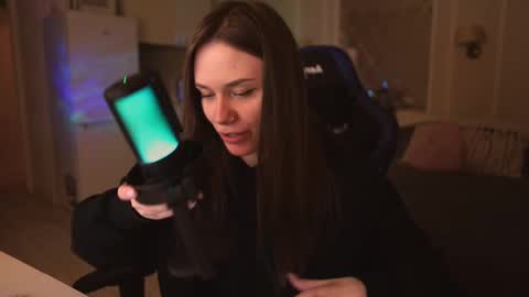 Snapshot of alexa_feels chatting on March 2, 10:38 pm Little Duck homie online show from March 2, 10:38 pm