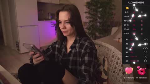 Snapshot of alexa_feels chatting on October 17, 3:58 pm Little Duck homie online show from October 17, 3:58 pm