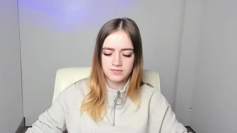 Snapshot of alexa_missu chatting on November 19, 6:46 am Alexa online show from November 19, 6:46 am