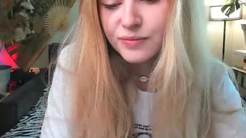 Snapshot of alexa_pirs chatting on June 12, 7:07 am alexa_pirs online show from June 12, 7:07 am