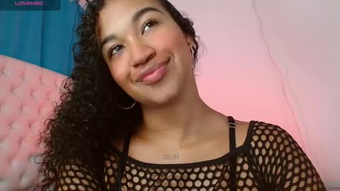 Snapshot of alexa_priincess chatting on November 14, 2:05 pm online show from November 14, 2:05 pm