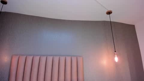 Alexa Thaylor online show from January 7, 7:06 pm