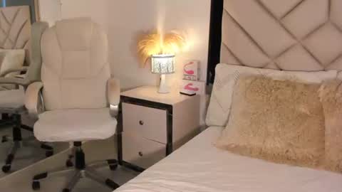 alexa_tobar online show from April 3, 7:12 pm