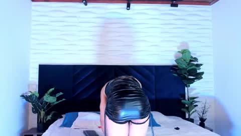 alexa_vandercloude online show from October 18, 8:53 pm