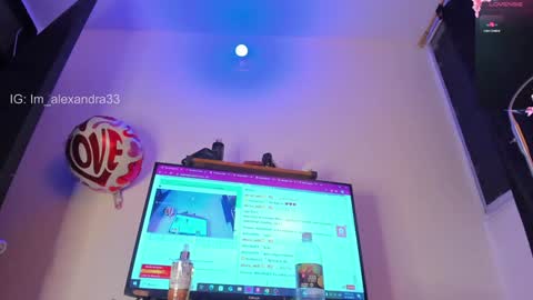 alexa_will online show from December 5, 1:14 am