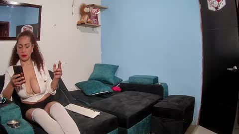 Snapshot of alexaandtom chatting on September 19, 12:56 am Alexa y tom online show from September 19, 12:56 am