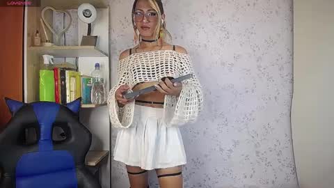 alexaavandercloude online show from April 3, 12:36 pm