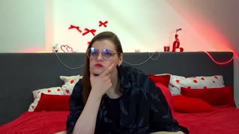 Snapshot of alexaavery chatting on June 17, 6:27 am AlexaAvery online show from June 17, 6:27 am