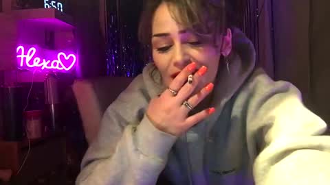 Snapshot of alexablessed2 chatting on December 18, 11:51 pm Alexablessed online show from December 18, 11:51 pm