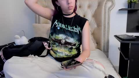 Snapshot of alexafoxy18 chatting on December 3, 3:52 am ALEXA online show from December 3, 3:52 am