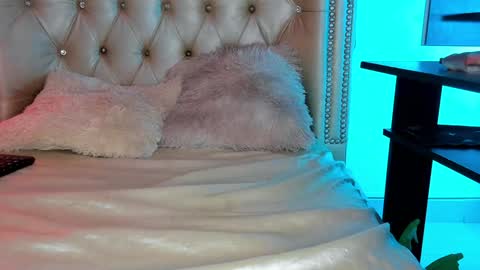 Snapshot of alexafoxy18 chatting on December 10, 7:26 am ALEXA online show from December 10, 7:26 am