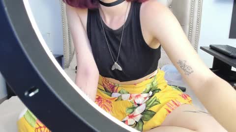 Snapshot of alexafoxy18 chatting on December 12, 4:15 am ALEXA online show from December 12, 4:15 am