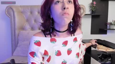 Snapshot of alexafoxy18 chatting on February 12, 4:12 am ALEXA online show from February 12, 4:12 am