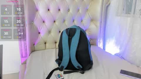 Snapshot of alexafoxy18 chatting on October 1, 7:03 am ALEXA online show from October 1, 7:03 am