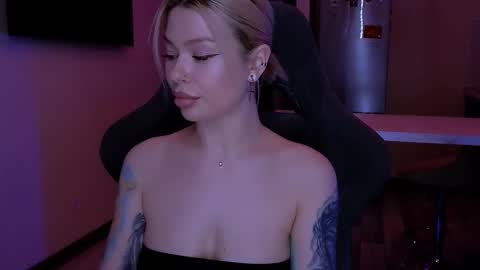 Snapshot of alexamason chatting on January 11, 2:16 am Alexa Mason online show from January 11, 2:16 am