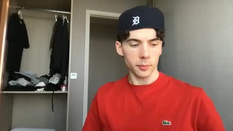 Snapshot of alexander0_ chatting on March 1, 9:22 am Alexander online show from March 1, 9:22 am