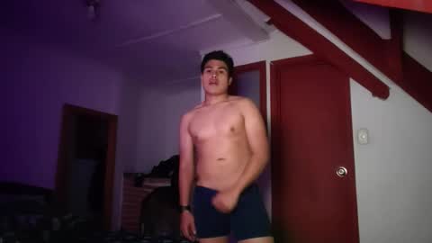 Snapshot of alexander_cd1 chatting on December 14, 4:40 am ALEX CD online show from December 14, 4:40 am