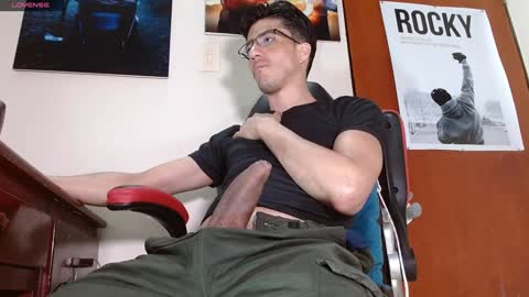 Snapshot of alexander_dimitri chatting on December 31, 4:38 am Benji  Alex   online show from December 31, 4:38 am