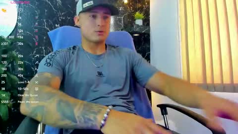 Snapshot of alexander_ferre chatting on September 20, 3:02 pm Alexander online show from September 20, 3:02 pm