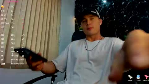 Snapshot of alexander_ferre chatting on October 5, 1:20 pm Alexander online show from October 5, 1:20 pm