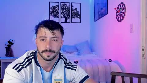 Snapshot of alexanderjaz chatting on October 12, 9:47 pm Alexander Jaz online show from October 12, 9:47 pm