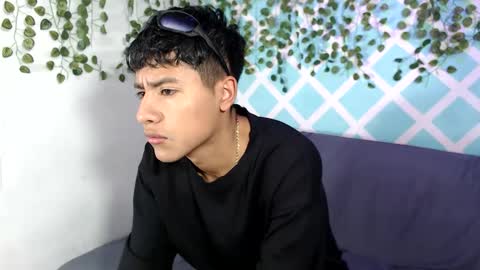 chicos hot online show from September 21, 1:46 pm