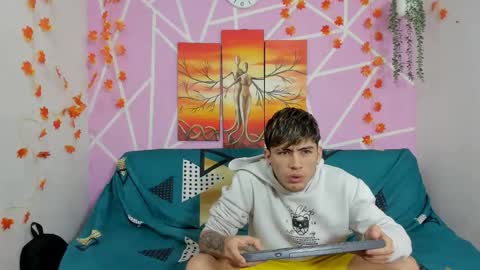 chicos hot online show from October 13, 1:44 pm