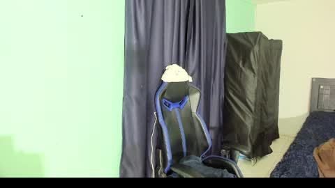 chicos hot online show from April 2, 1:58 am